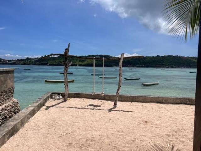Mista Ceningan'S Beach Bungalows Previously The Kubu 221 Lembongan Buitenkant foto